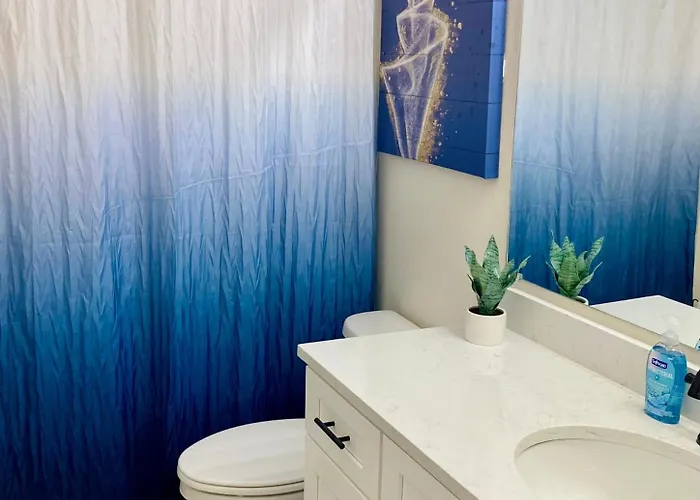 Holiday home Downtown, Bay Views, Fish Market, And Blue Angels! *
