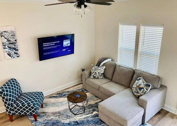 Holiday home Downtown, Bay Views, Fish Market, And Blue Angels! *