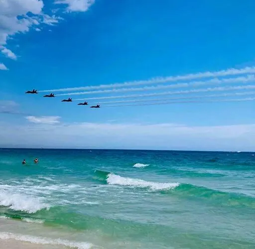 Holiday home Downtown, Bay Views, Fish Market, And Blue Angels! *