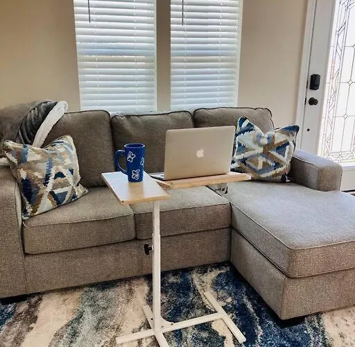 Downtown, Bay Views, Fish Market, And Blue Angels! Holiday home *
